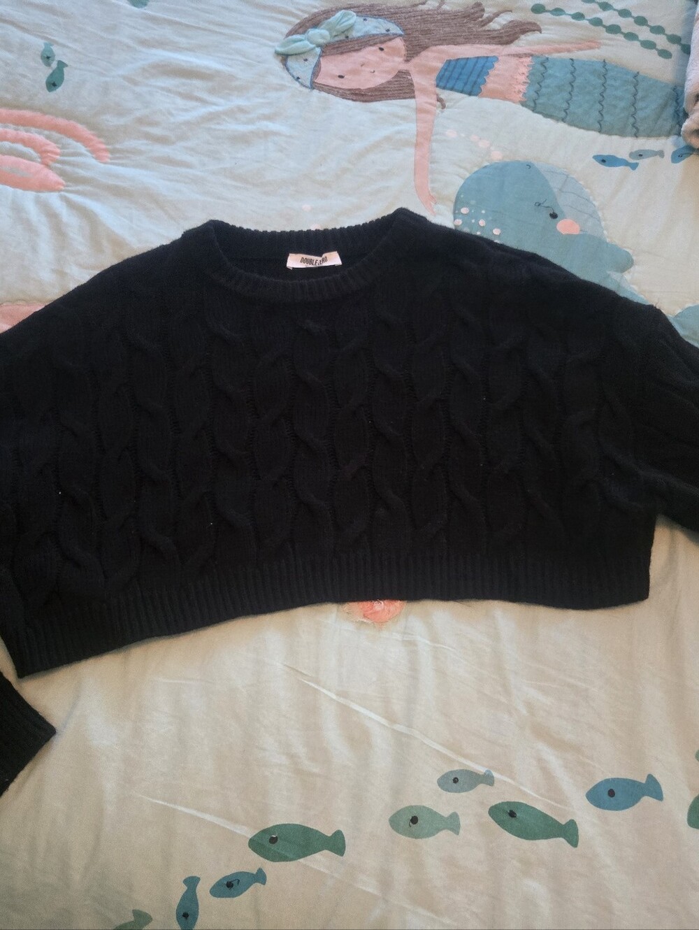 Cropped Cable Knit Sweater - Black